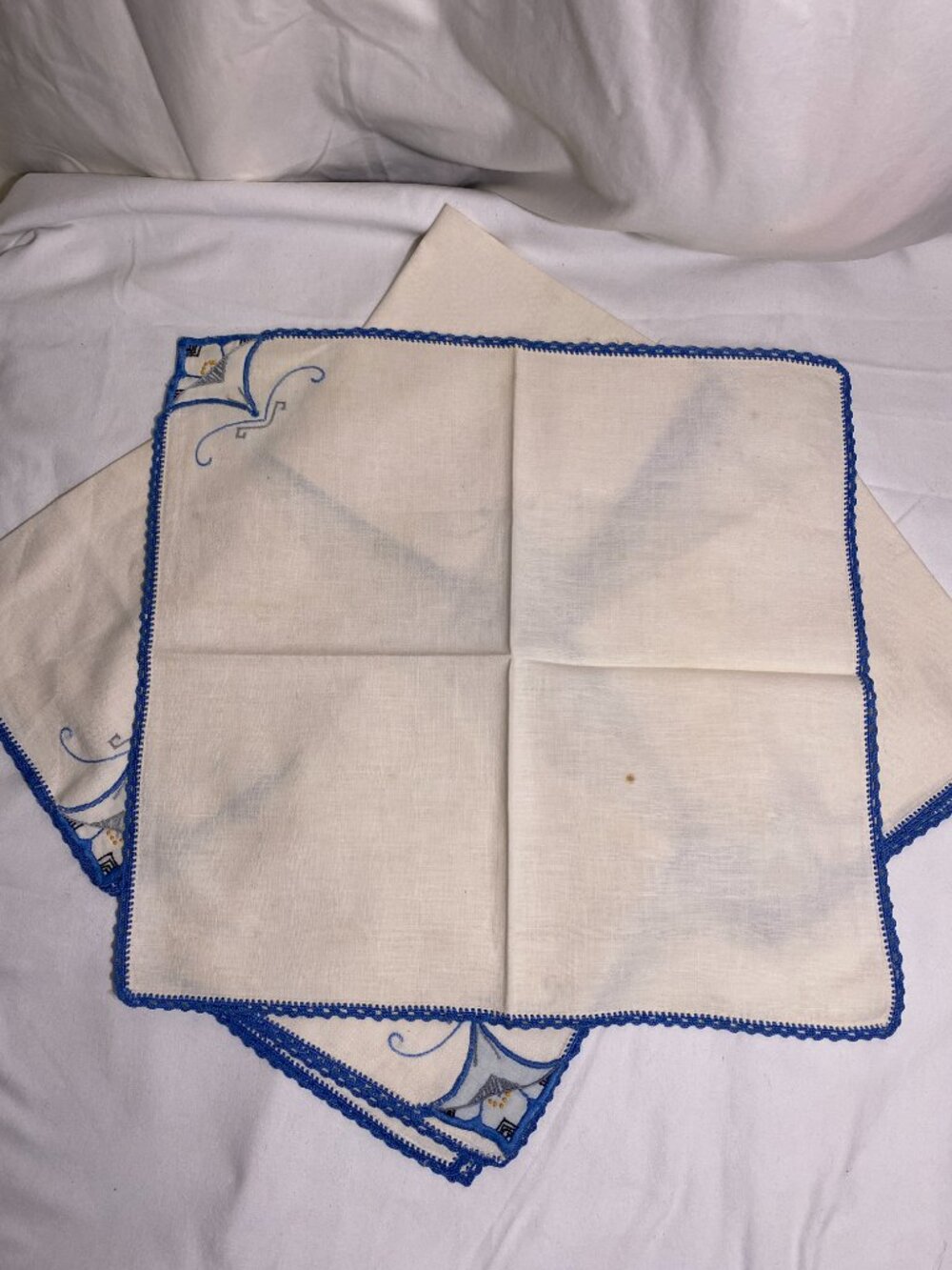 Vintage Linen Cocktail Napkins Set Blue Embroidered Lace Edge Floral Corner 5 Pc - Picture 3 of 9